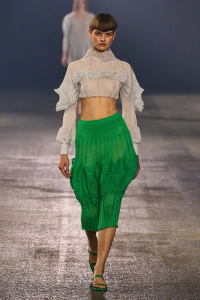 Look 44